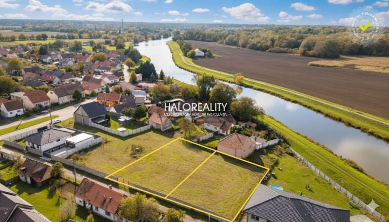 Footage from Brodské, where you can find plots of land for living by the river with a beautiful view.