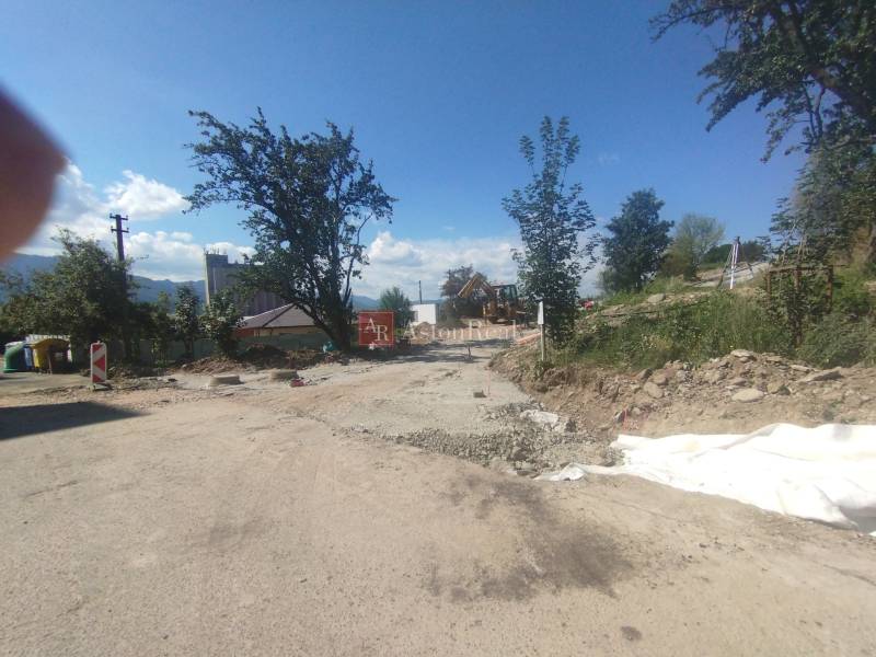 Building plot for residential use in Podbreziny Háje in Liptovský Mikuláš, with a view of the mountains.