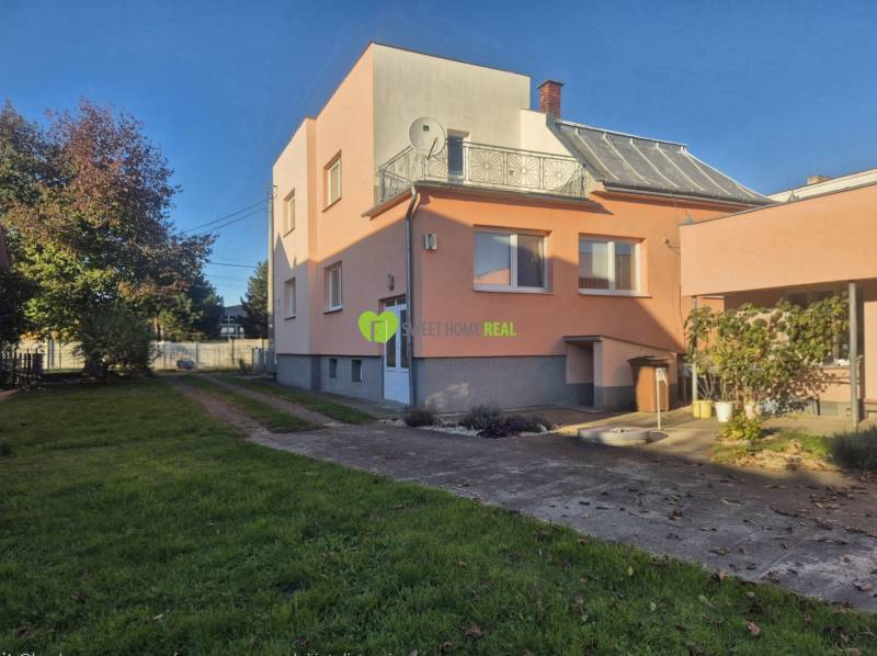 Family house on Kpt. Nálepku Street in Trebišov, the heart of a green yard.