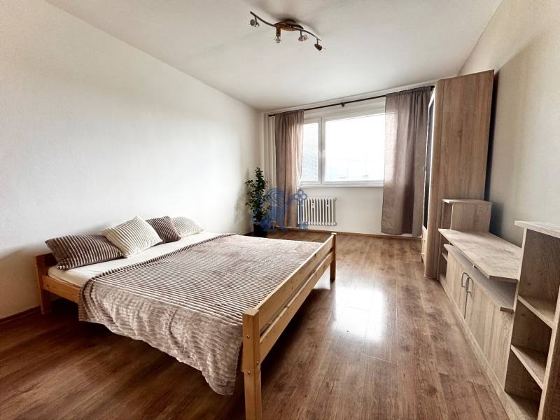 dubravka-1izbovy-byt-na-predaj-izba