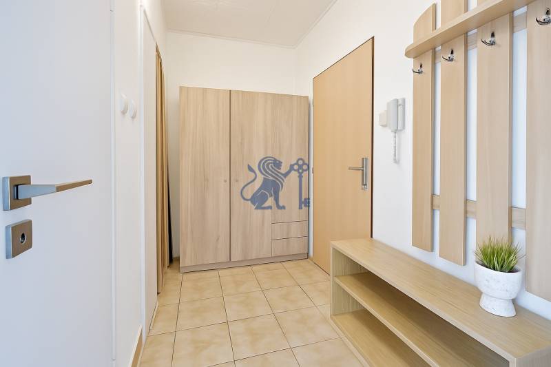 dubravka-1izbovy-byt-na-predaj-chodba