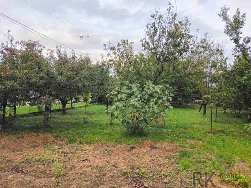 A garden with fruit trees in Göncruszka, ideal for plots - living.