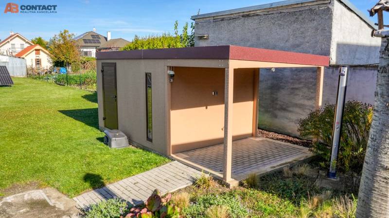 Garden gazebo at the family house on Južná Street in Veľké Orvište.