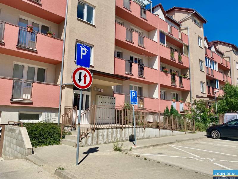 Apartment building on Dona Sandtner Street in Pezinok, suitable for a 2-room apartment.