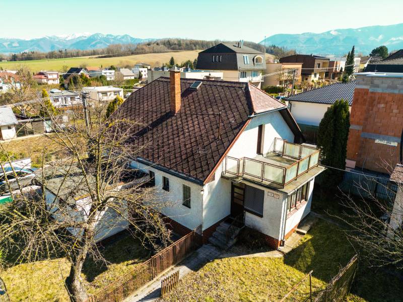 Family house on Na kopci Street in Žilina with a view of the mountains.