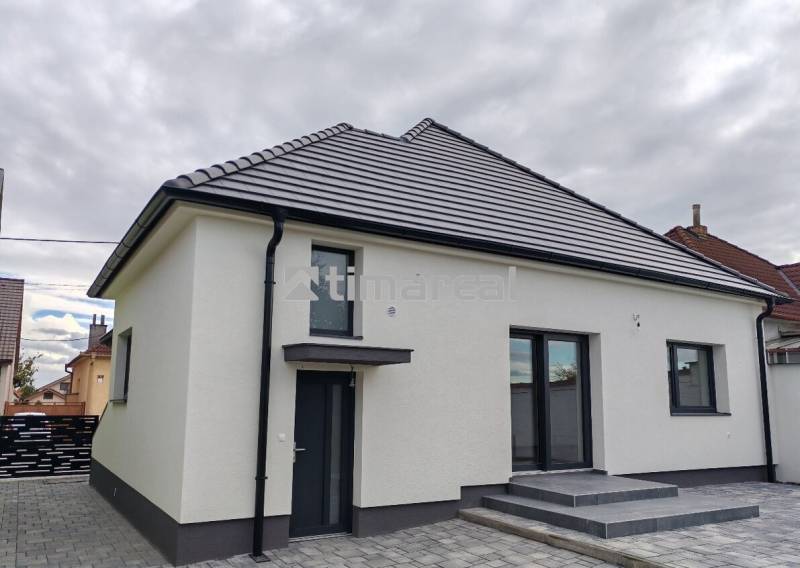 Family house with a new roof and terrace in Jaslovské Bohunice.
