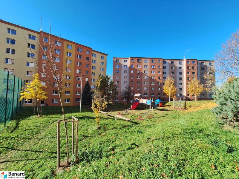 Apartment building with a playground on Federátov Street in Prešov for a 3-room apartment.