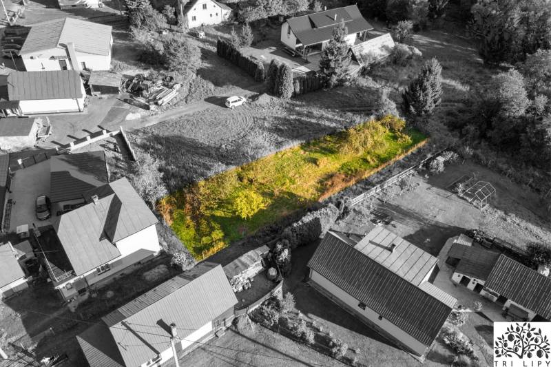 Plots - housing in Turzovka, surrounded by houses on slightly sloping terrain.