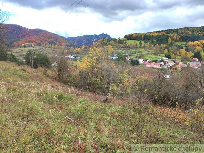 Autumn in the gardens of Hlboké nad Váhom with colorful forests and a rural panorama.