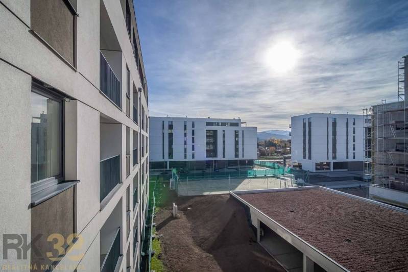 A complex of residential buildings under construction in Poprad, suitable for a 3-room apartment.