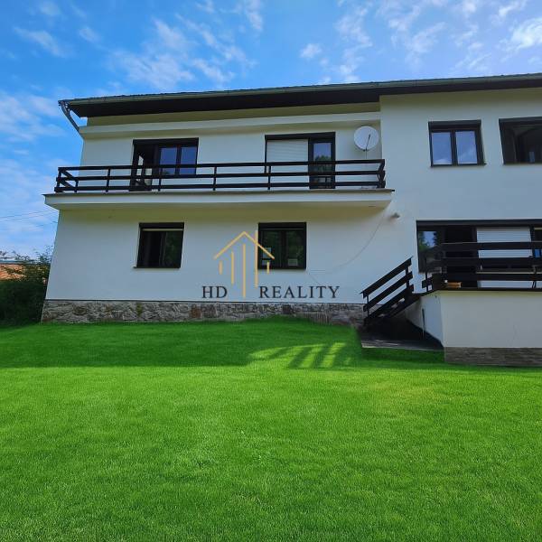 A family house on Hájik Street in Banská Štiavnica with a nice garden and balconies.