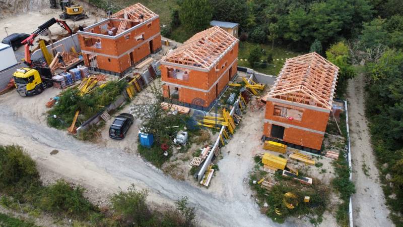 Stavba | aktuálny stav