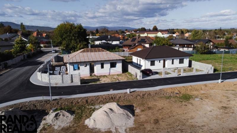 Living in Horné Štitáre: Properties under construction, peaceful location, newly built roads.