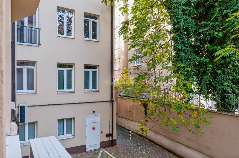 A view of the courtyard of an apartment building on Gunduličova Street in Bratislava - Old Town.