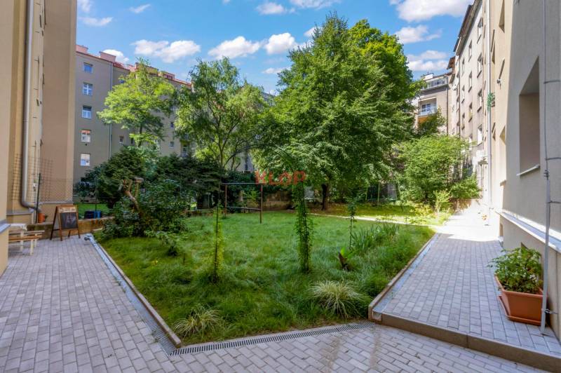 Kúpte si UNIKÁTNY 2i byt (MOŽNOSŤ 3i), LODŽIA, KLÍMA a VEĽKÁ PIVNICA