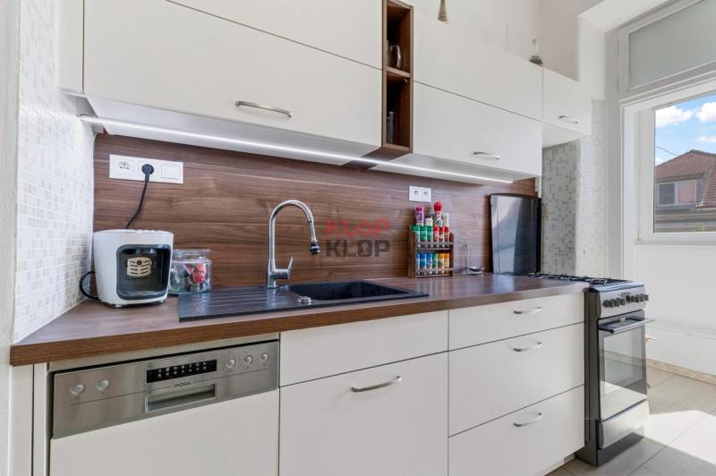 Kúpte si UNIKÁTNY 2i byt (MOŽNOSŤ 3i), LODŽIA, KLÍMA a VEĽKÁ PIVNICA