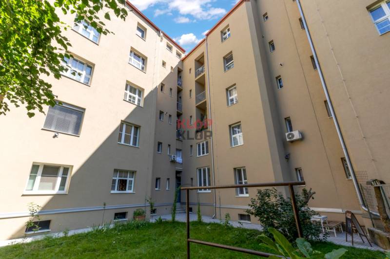 Kúpte si UNIKÁTNY 2i byt (MOŽNOSŤ 3i), LODŽIA, KLÍMA a VEĽKÁ PIVNICA