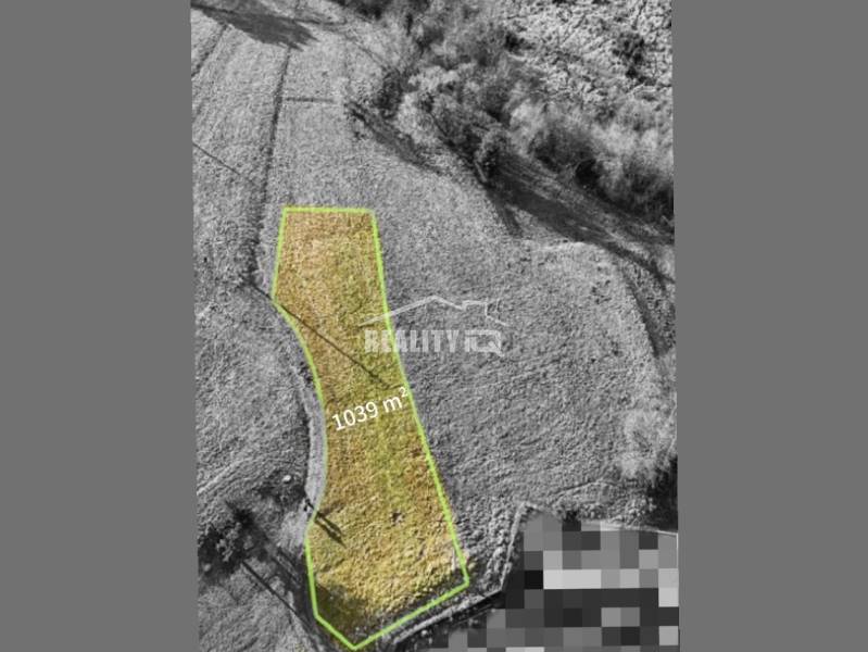 A plot of land designated for residential use with an area of 1039 m² in Turzovka.