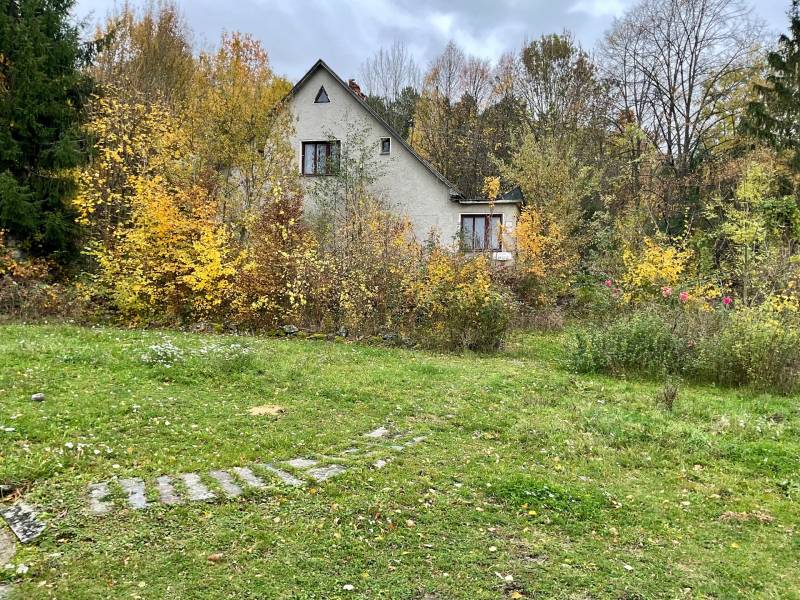 A house surrounded by autumn nature on Recreational Land in Čereňany, Čereňany - Fančová Street.