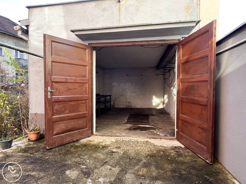 Open garage on Medveckého Street in Ružomberok, suitable for a 5 or more room apartment.