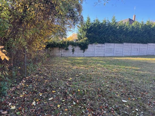 A grassy plot on Karpatská Street in Marianka, suitable for living.