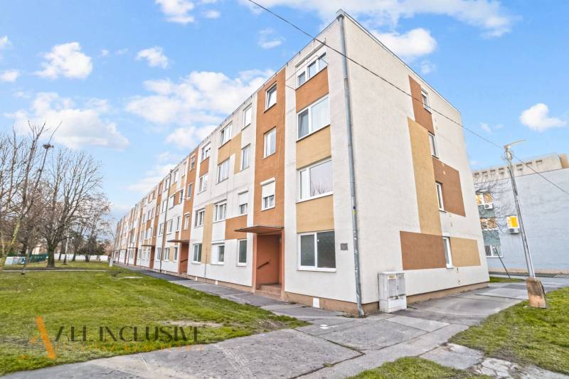 Apartment building on Zornička Street in Galanta with 2-room apartments and surrounding greenery.