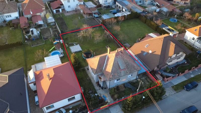 A family house on Slnečná Street in Nové Mesto nad Váhom with a garden and a swimming pool.