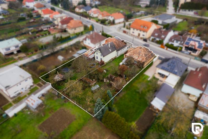 A family house on Partizánska Street in Bánovce nad Bebravou with a large plot of land.