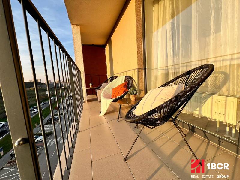 The balcony of a 1-room apartment on Žltá Street in Petržalka with a view of the surroundings of Bratislava.