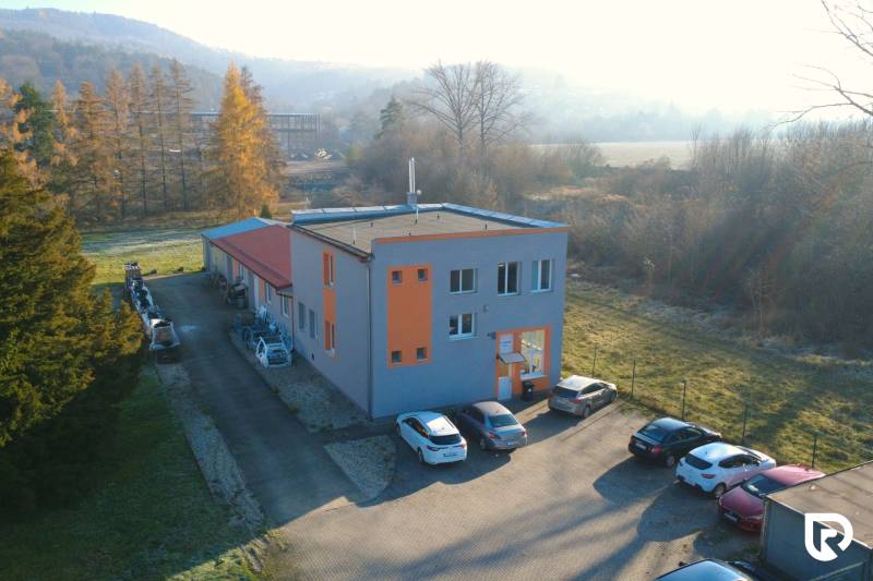 Production premises on Továrenská Street in Dubnica nad Váhom with parking spaces.