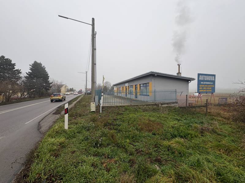 A building by the road on Bratislavská Street in Veľký Biel, suitable for residential land.