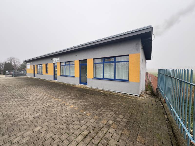 Building on Bratislavská Street in Veľký Biel, suitable for residential land.