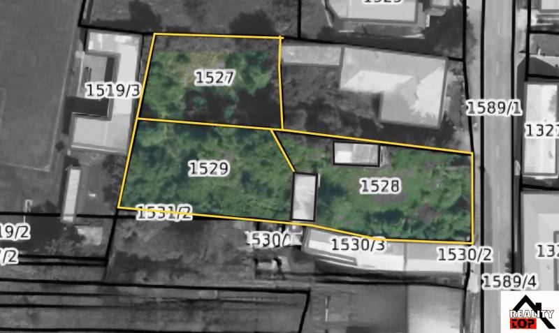 Cadastral map in Radzovce with marked plots for residential land.