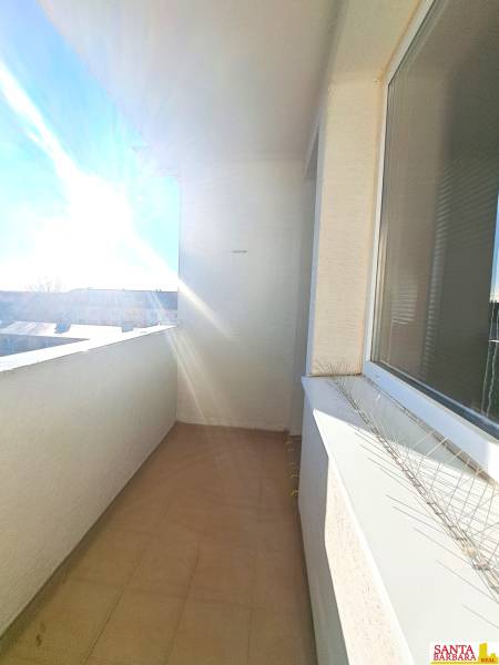 Balcony of a 4-room apartment on Hornadská Street in Bratislava - Medzi jarkami.