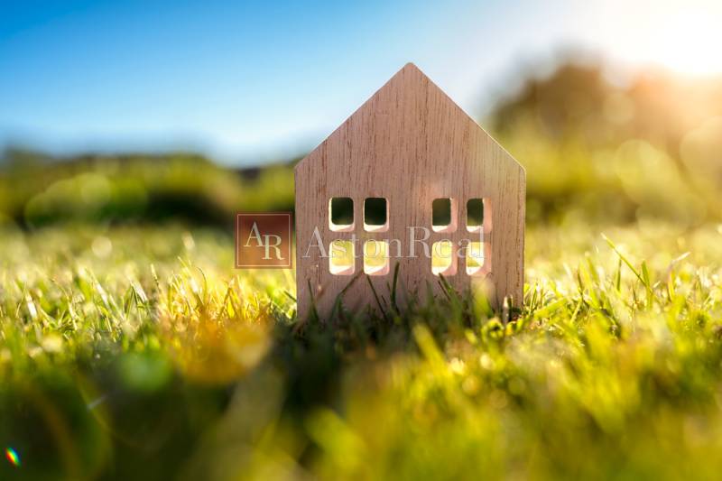 Mini wooden house on a sunlit plot in Banská Bystrica, suitable for living.