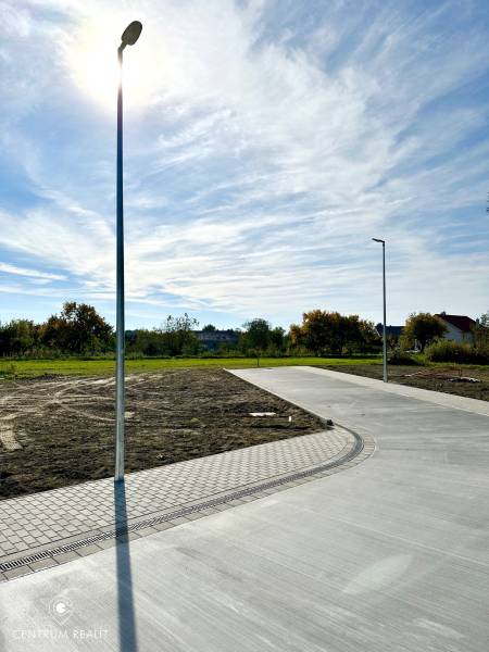 Plots - housing in Malinovo with newly built roads and public lighting.