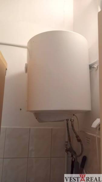 Water heating in the interior, Warehouses and halls.