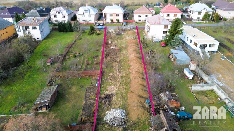 Gardens in Nováčany suitable for plots - housing, surrounded by family houses.