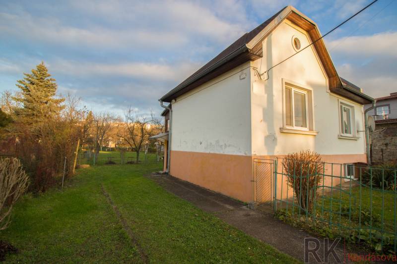 A family house on Člnková Street in Košice, Džungľa district, with a garden.