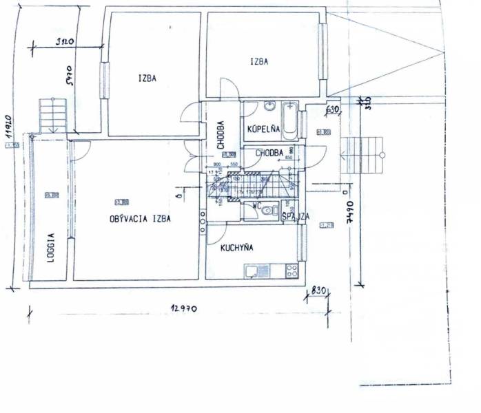 Floor plan of a family house with three rooms, a bathroom, and a kitchen.