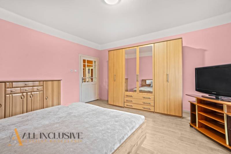 8 - 2025-12-15T125555.919.jpg