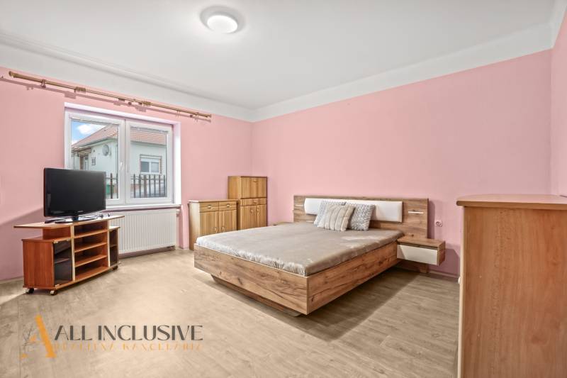 9 - 2025-12-15T125557.070.jpg