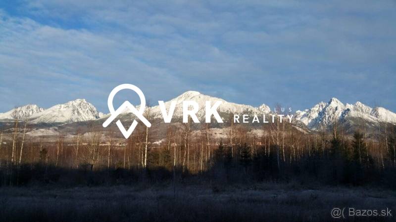 Snow-capped peaks of the High Tatras near Veľký Slavkov on Horný Slávkov Street.