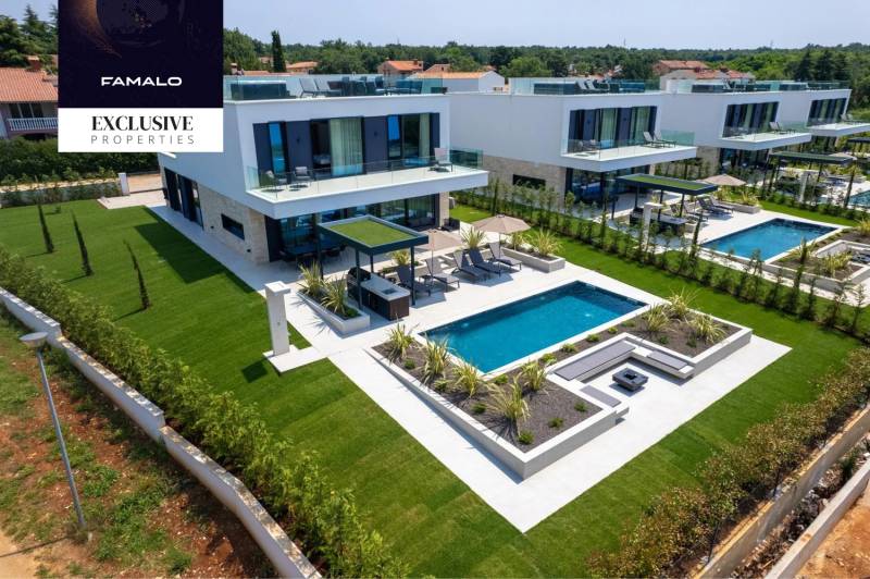 A villa in Kukci with a pool, garden, and terrace offers comfortable living.