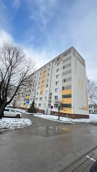 View of the apartment building on Centrum II street in Dubnica nad Váhom with the number 89.