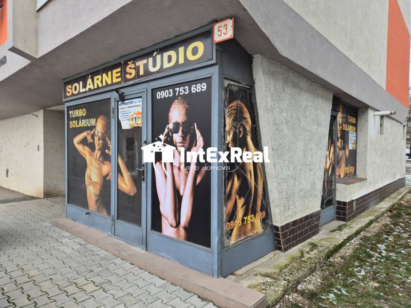 Solar studio on the corner of Galanta Street in the city of Galanta, commercial premises.