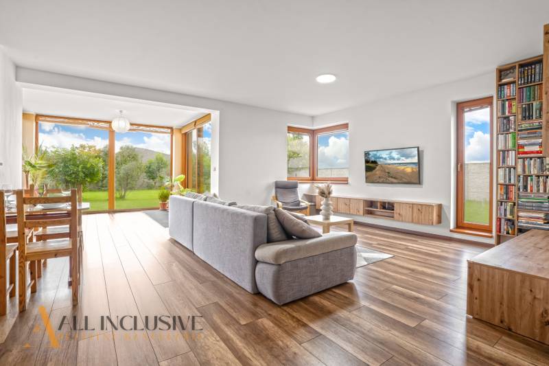 5 - 2025-09-25T103829.150.jpg