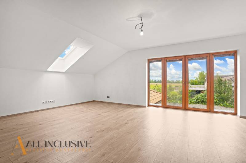 18 - 2025-09-25T103804.482.jpg