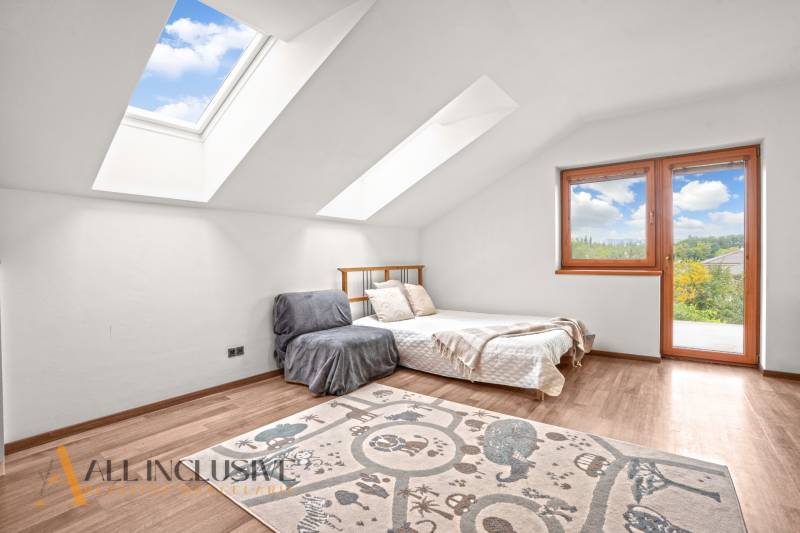 13 - 2025-09-25T103813.797.jpg