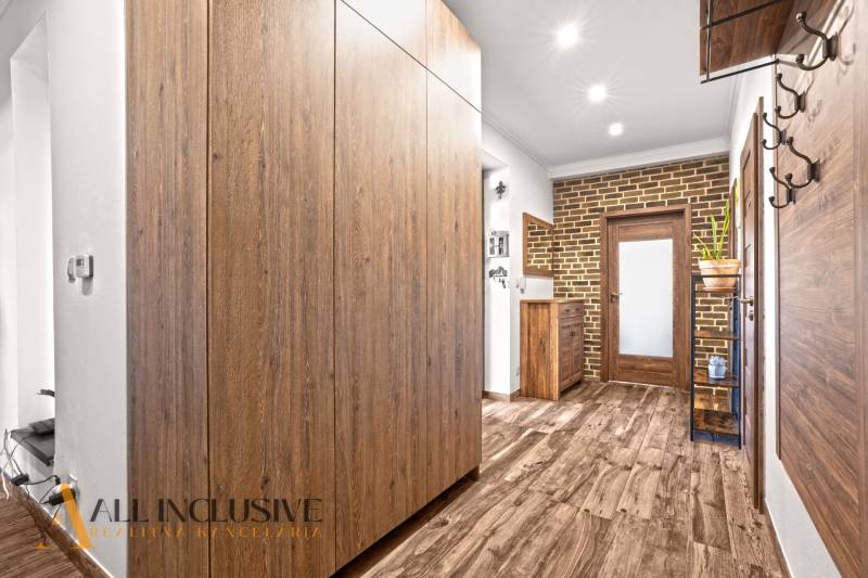 9 - 2025-10-07T112344.921.jpg